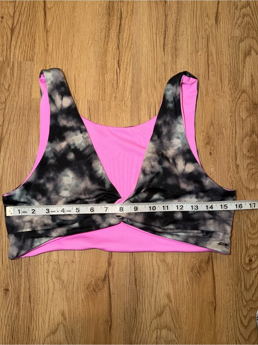 PINK Victoria's Secret Tie-Dye Twist-Front Sports Bra in Pink and Gray